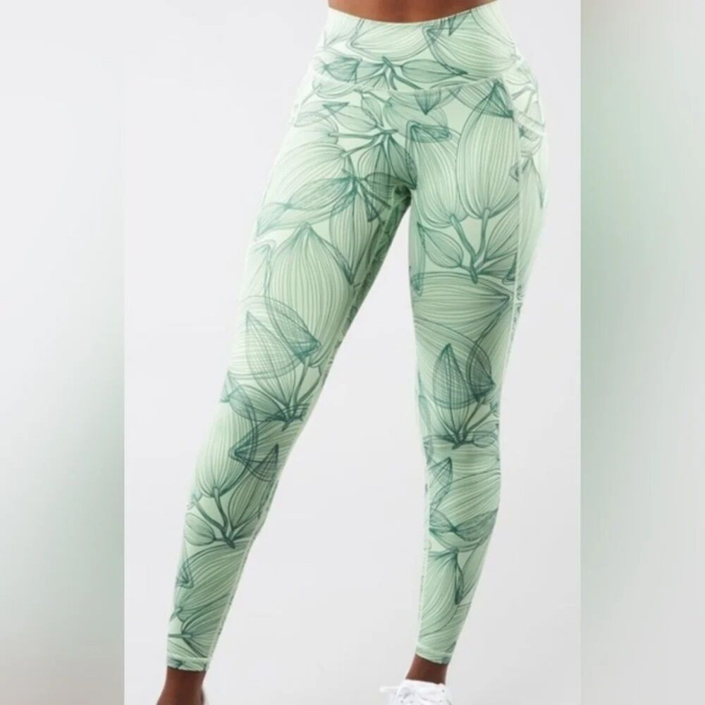 Buffbunny Collection Limitless Leggings in "Citrus" Palm Print Green, XL (C7)
